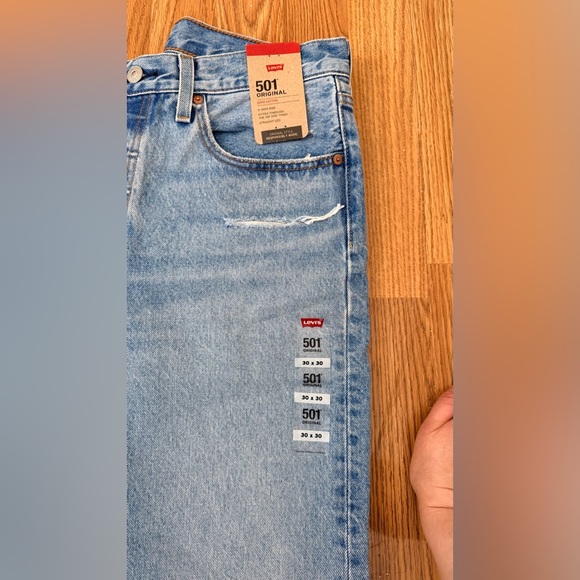 Levi's Women's Light Blue Straight Leg Jeans - Picture 3 of 9